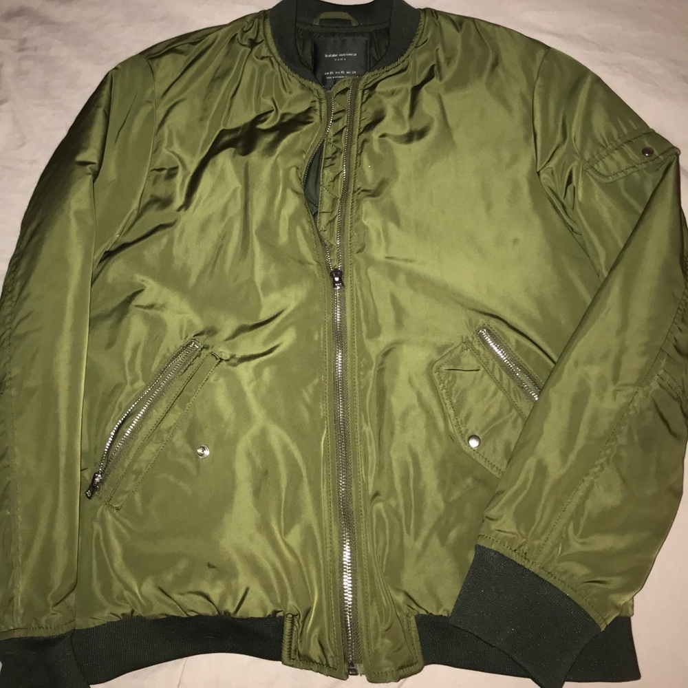 Zara women’s army green bomber jacket